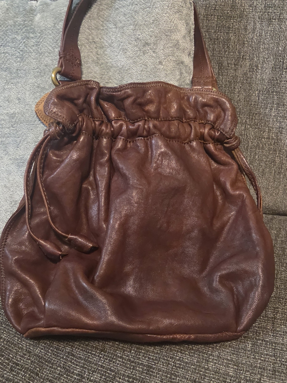 Lucky Brand Soft Gathered Leather Shoulder Bag in Deep Brown